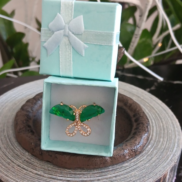 Gold-tone  Gemstone Butterfly  Ring Size 8 - Picture 1 of 2